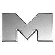 Буква "M" из названия "MAN" F2000 "Commander"